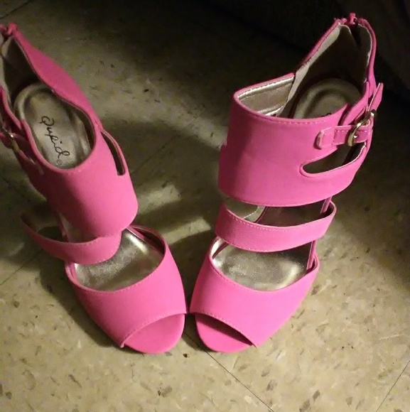 Pink heels - Picture 2 of 8
